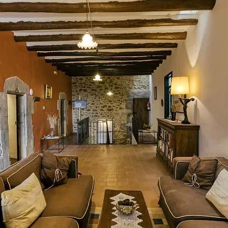 Masia Grande Rural Gat Vell Casa de Campo Llampaies