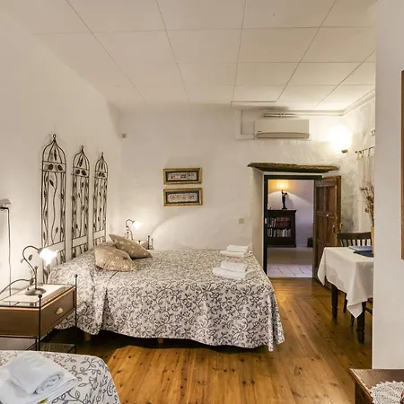 Masia Grande Rural Gat Vell Casa de Campo